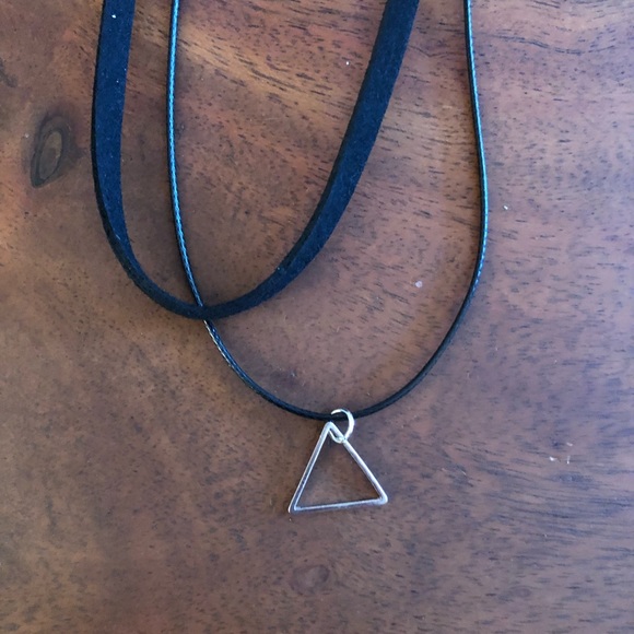 Black suede & silver triangle layered necklace - Picture 2 of 7